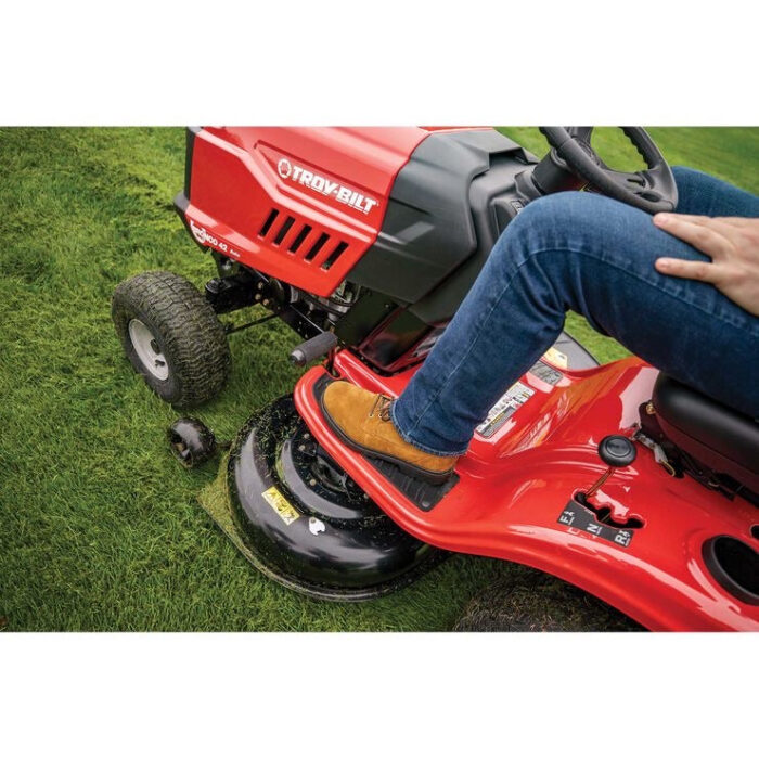 Troy-Bilt_Bronco_42_2000x2000_9__NO-EXIF